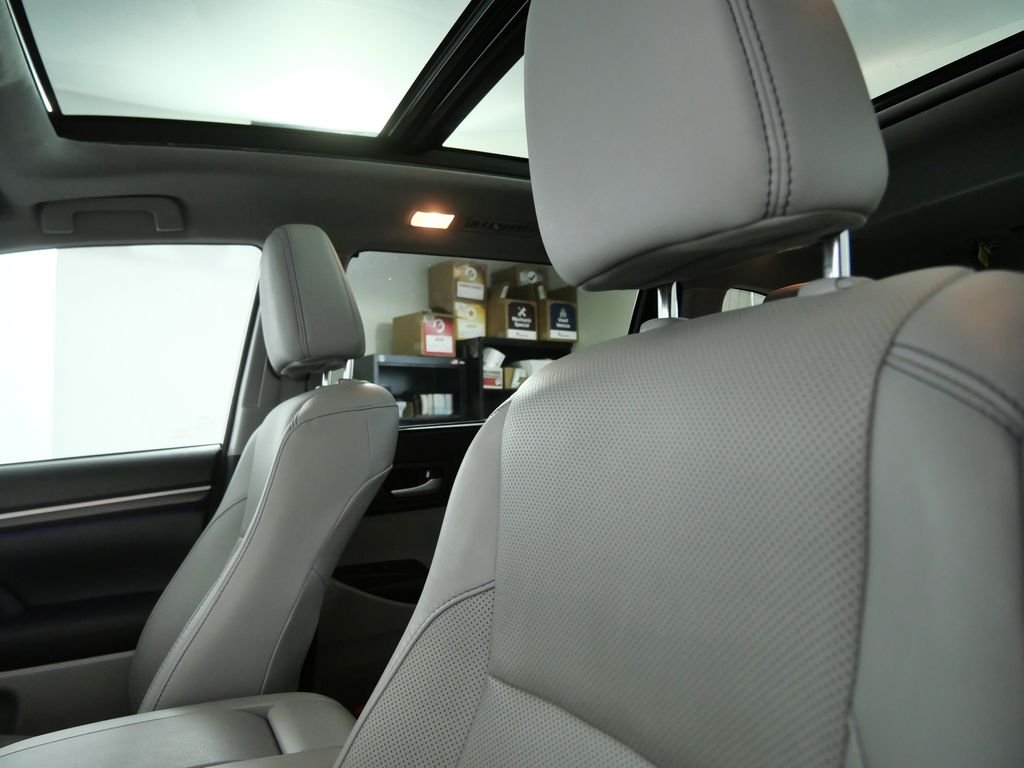 Used 2016 Silver Toyota Limited Platinum image 18