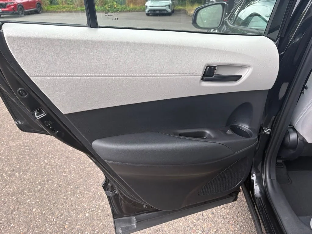 Used 2024 Black Toyota L image 11