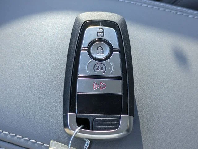 New 2026 Velocity Blue Metallic Ford Badlands® image 27