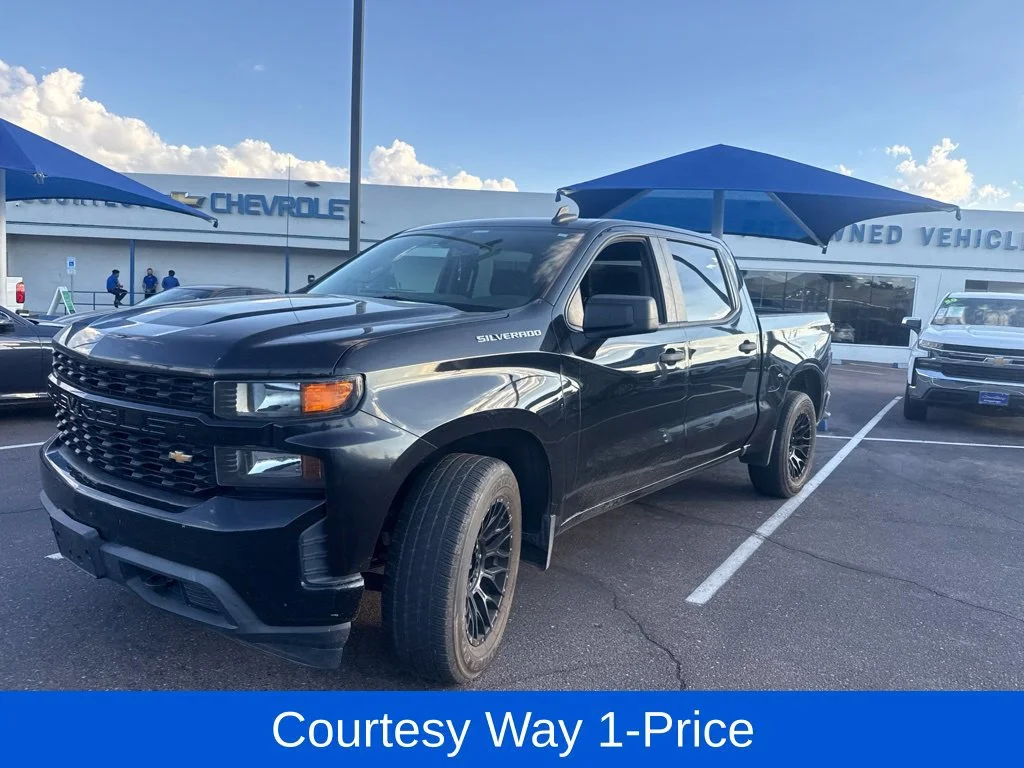 Used 2020 BLACK Chevrolet Custom image 5