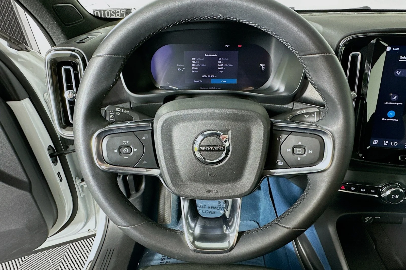Used 2023 Crystal White Metallic Volvo Ultimate image 19