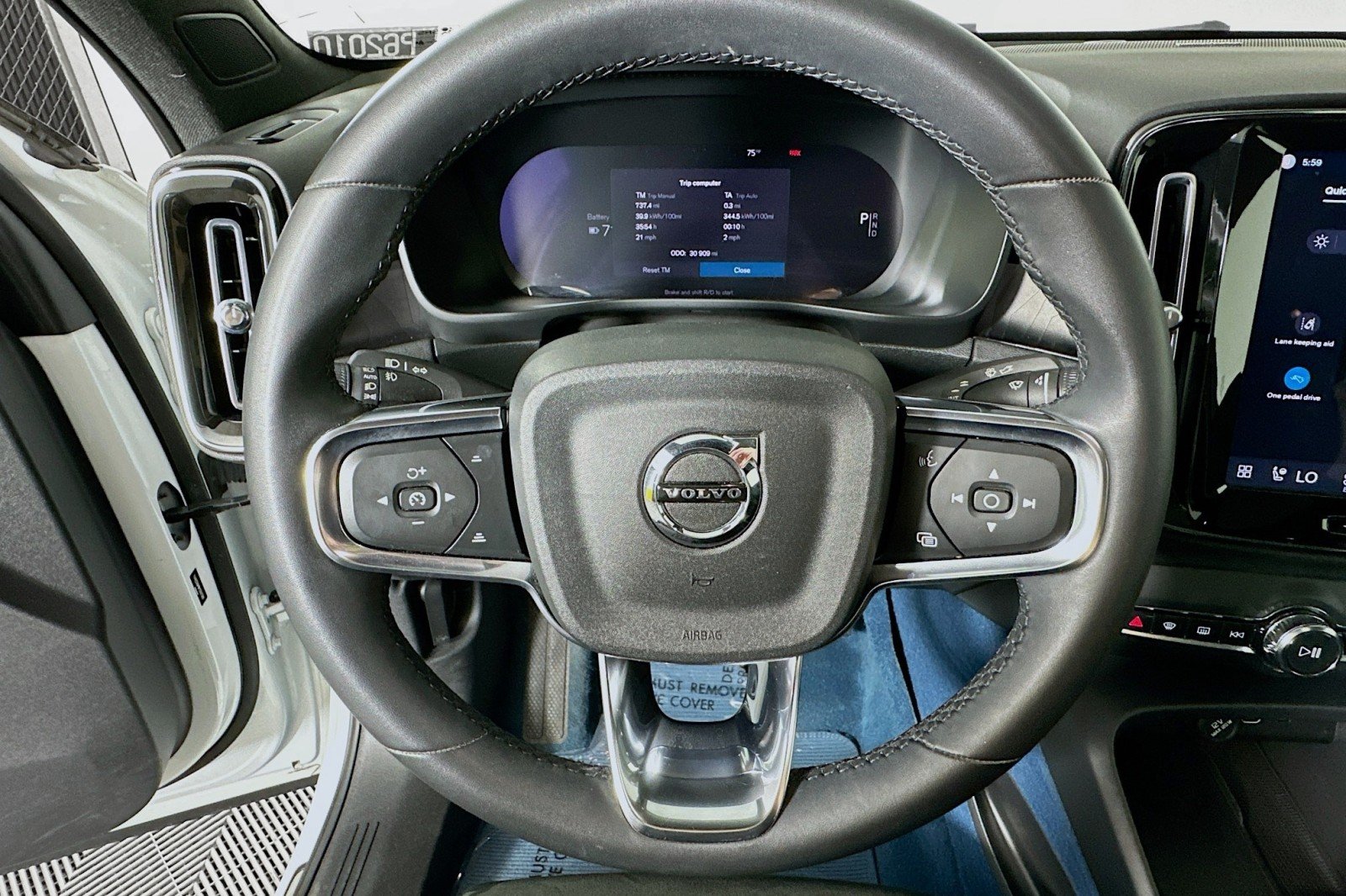Used 2023 Crystal White Metallic Volvo Ultimate image 19