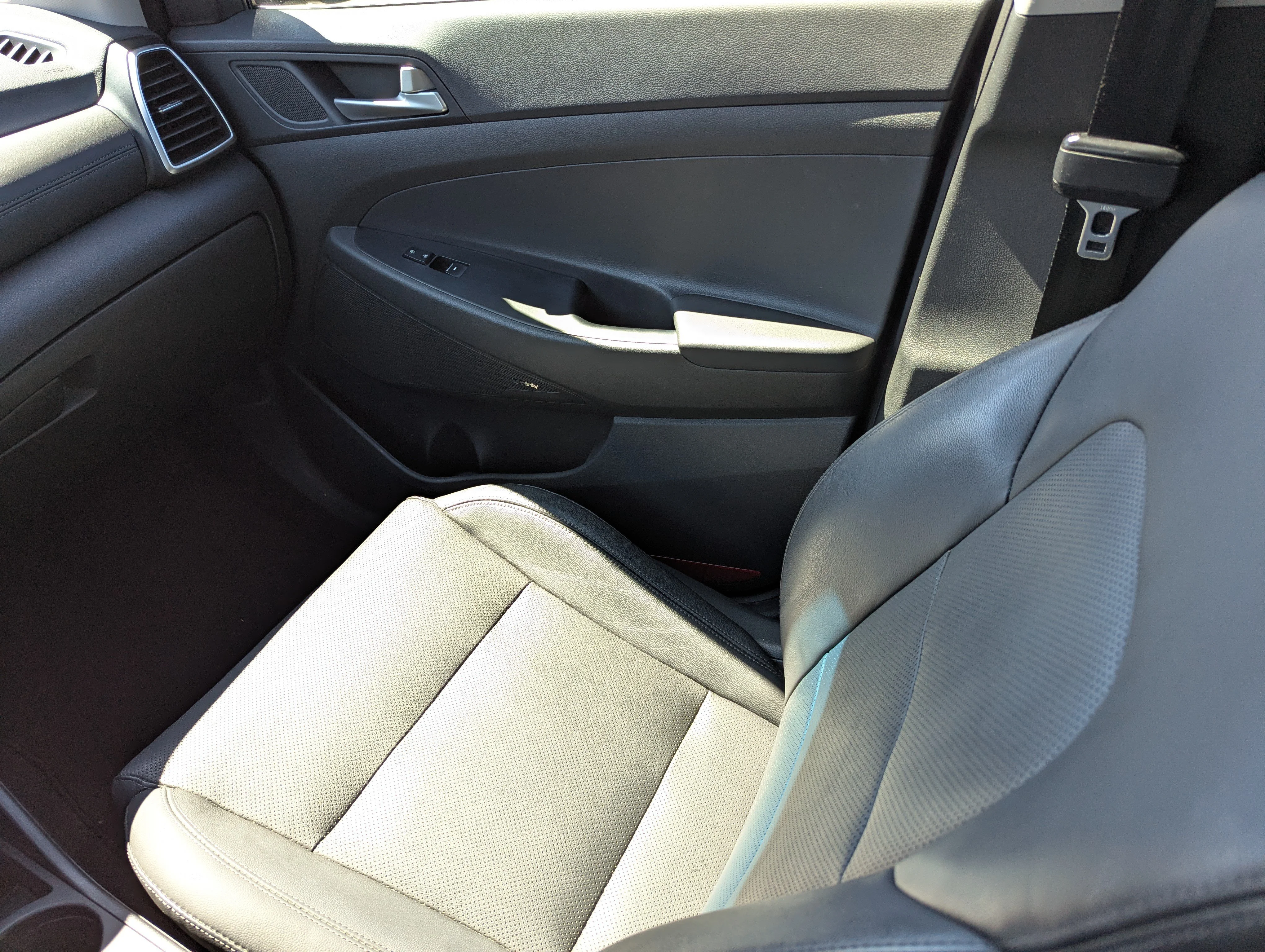 Used 2019 Coliseum Gray Hyundai Ultimate image 16