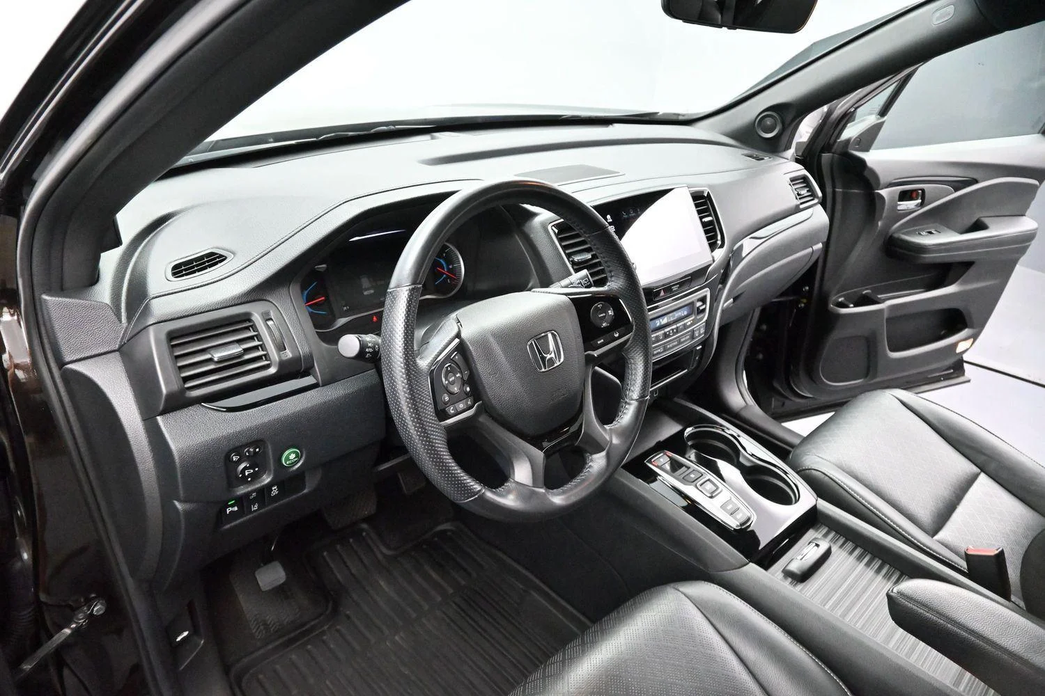Used 2020 Black Copper Pearl Honda Touring image 13