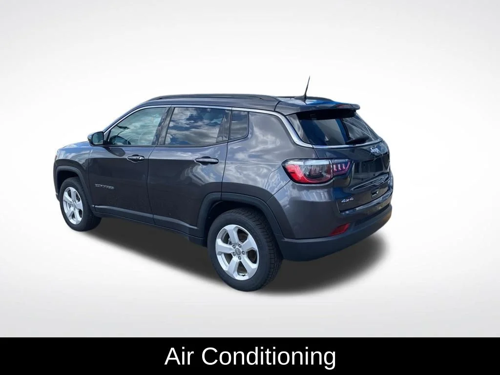 Used 2021 Gray Jeep Latitude image 5