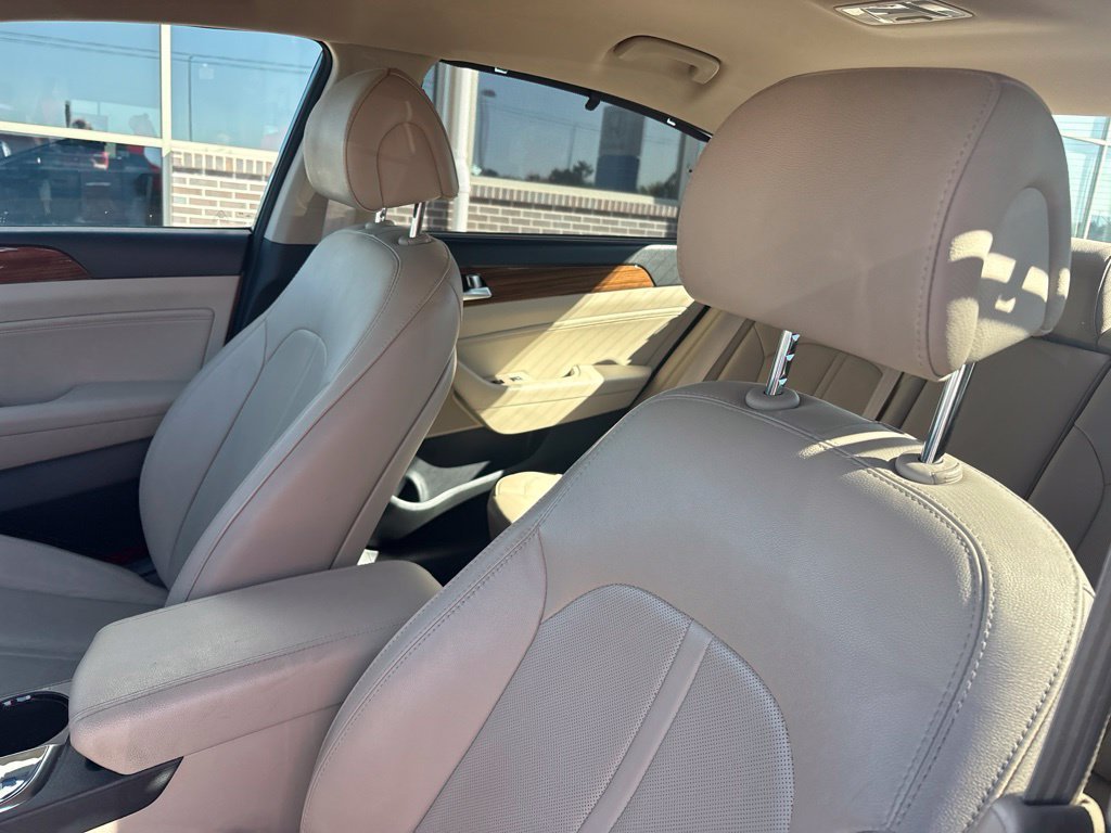 Used 2015 Phantom Black Hyundai Limited image 11