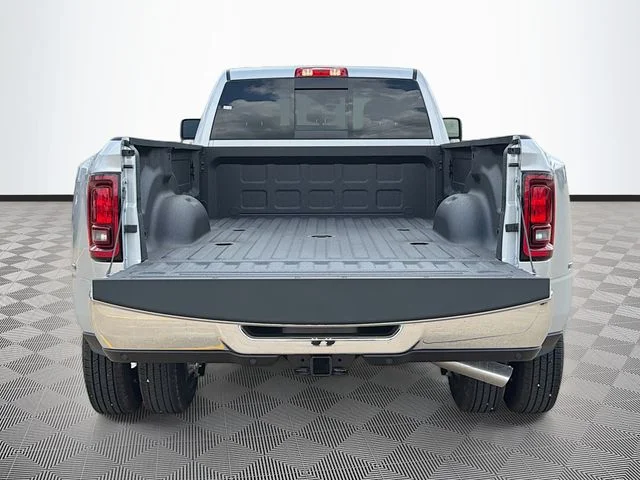 New 2026 Silver-Zynith Exterior Paint RAM Tradesman image 28