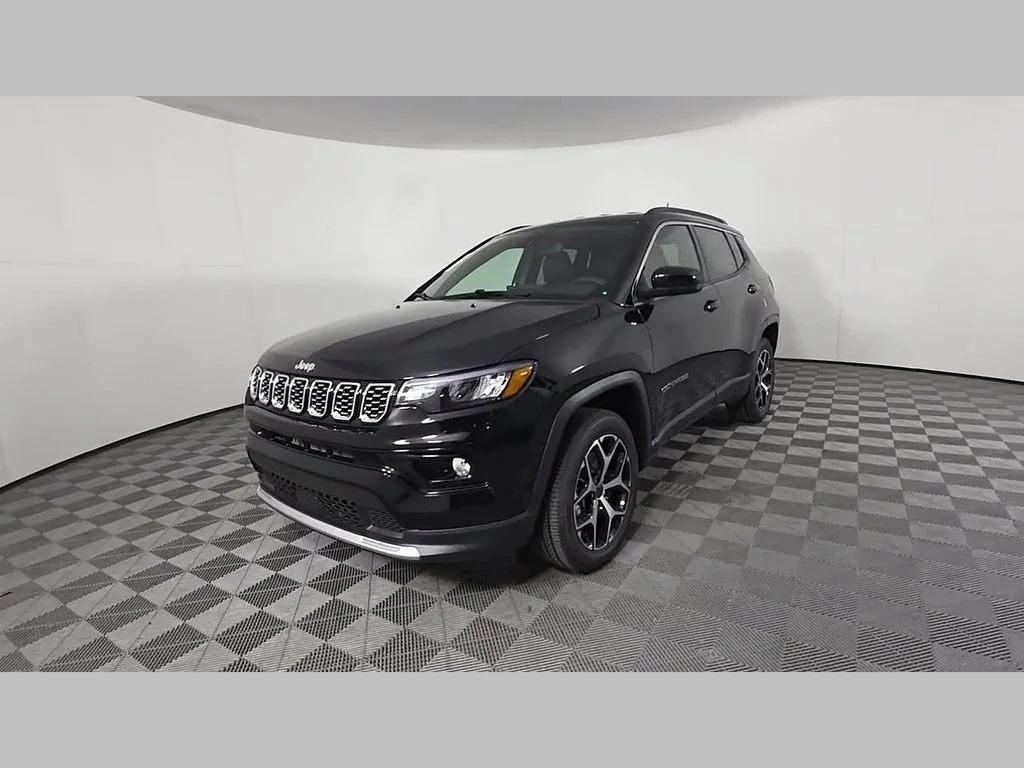 New 2026 Diamond Black Crystal Pearlcoat Jeep Limited image 43