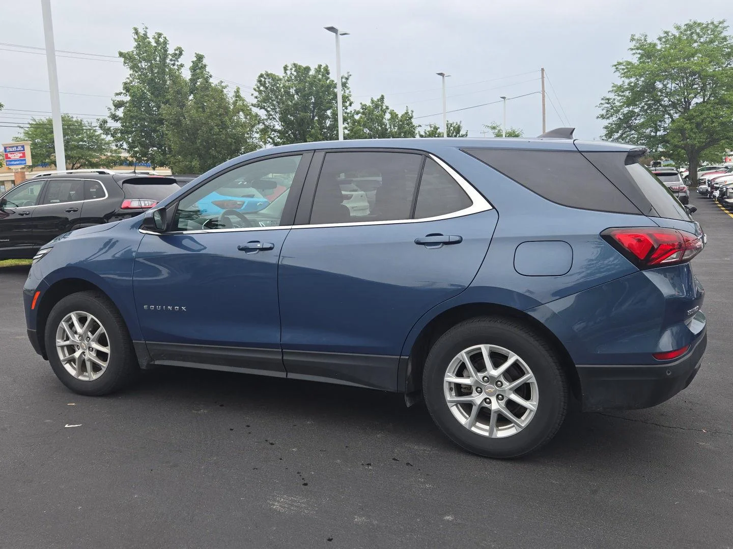 Used 2024 Lakeshore Blue Metallic Chevrolet LT image 4