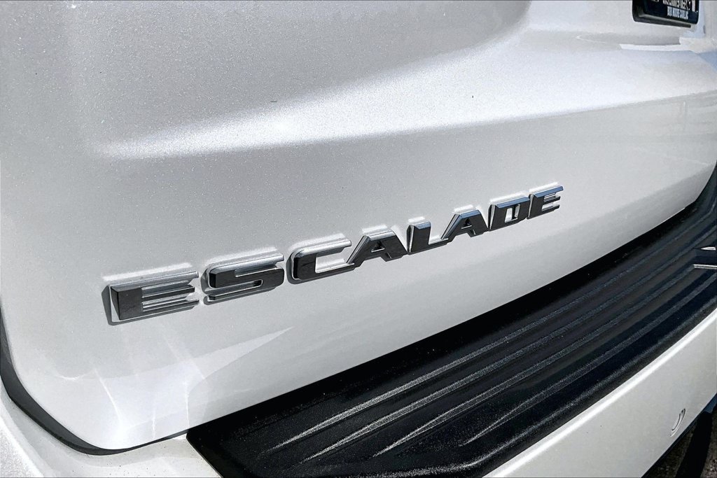 Certified Used 2025 Crystal White Tricoat Cadillac Premium Luxury Platinum image 34