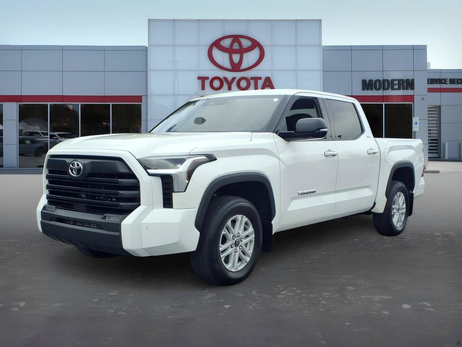 Used 2023 Ice Cap Toyota SR5 image 1