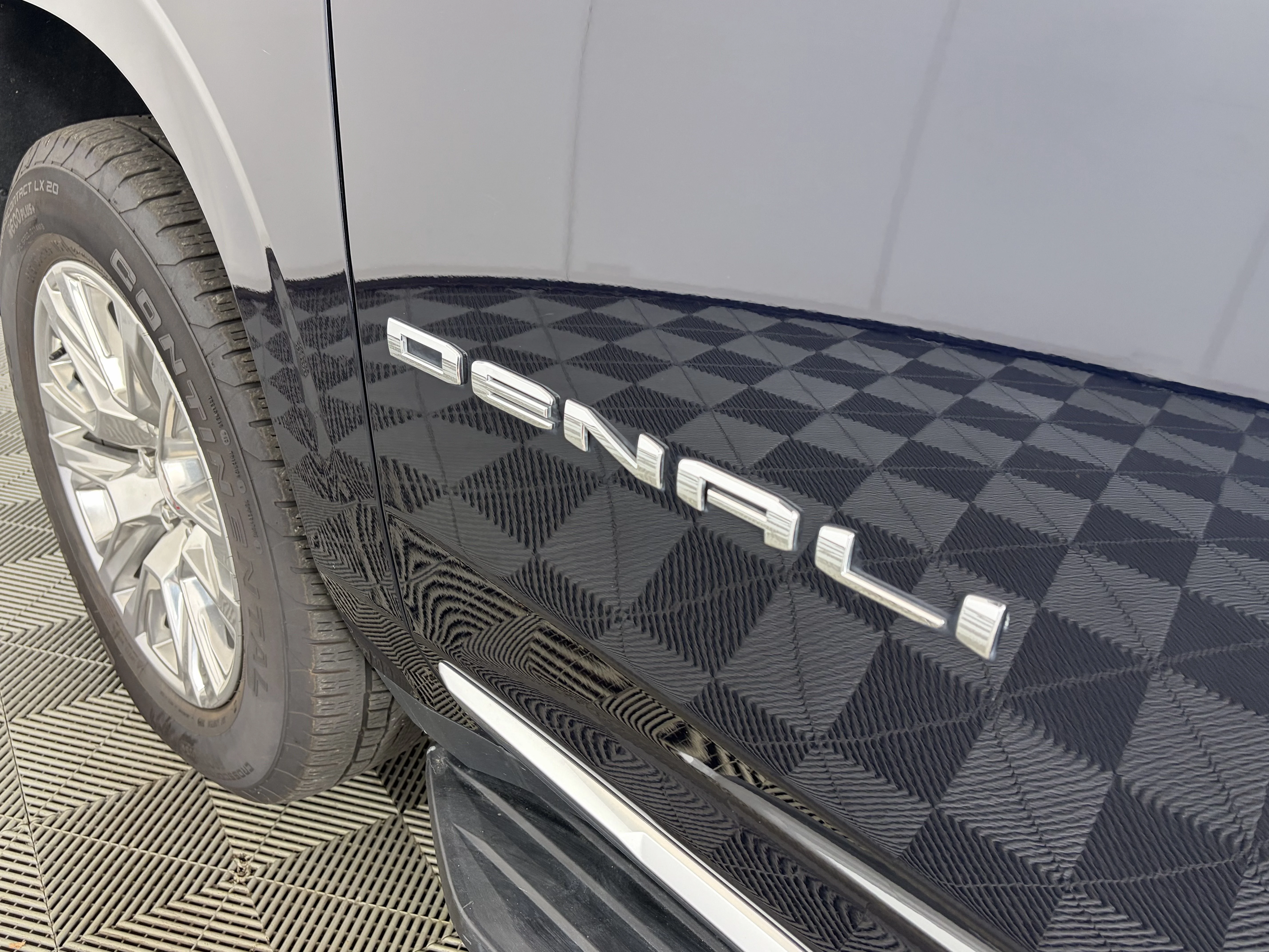 Used 2023 Midnight Blue Metallic GMC Denali image 18