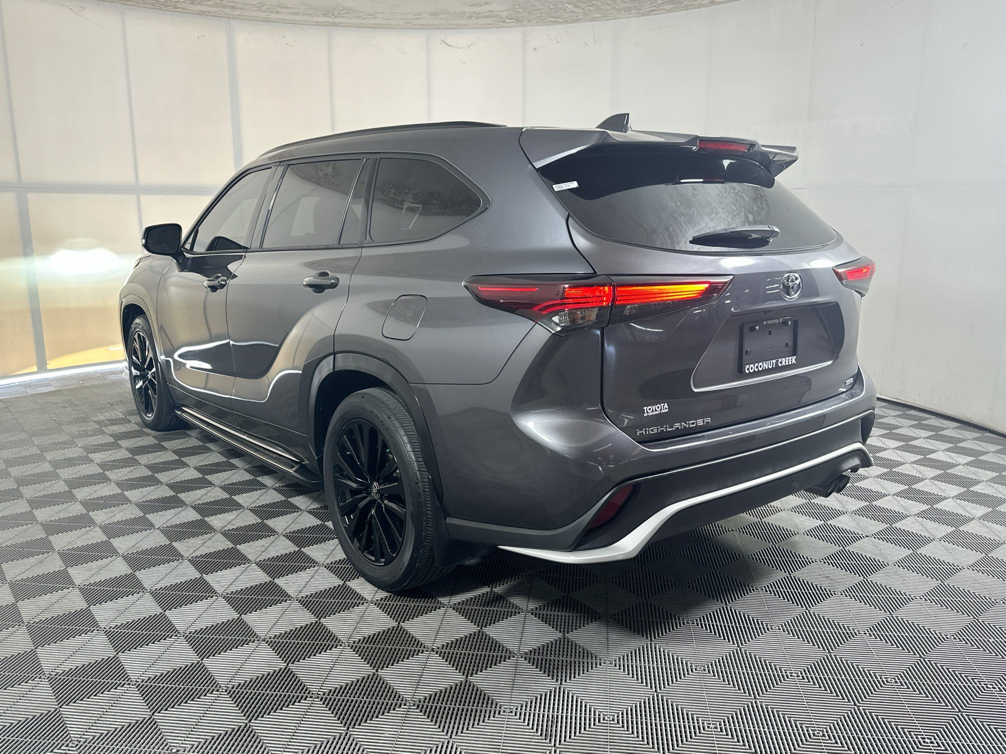 Used 2024 Magnetic Gray Metallic Toyota XSE image 5