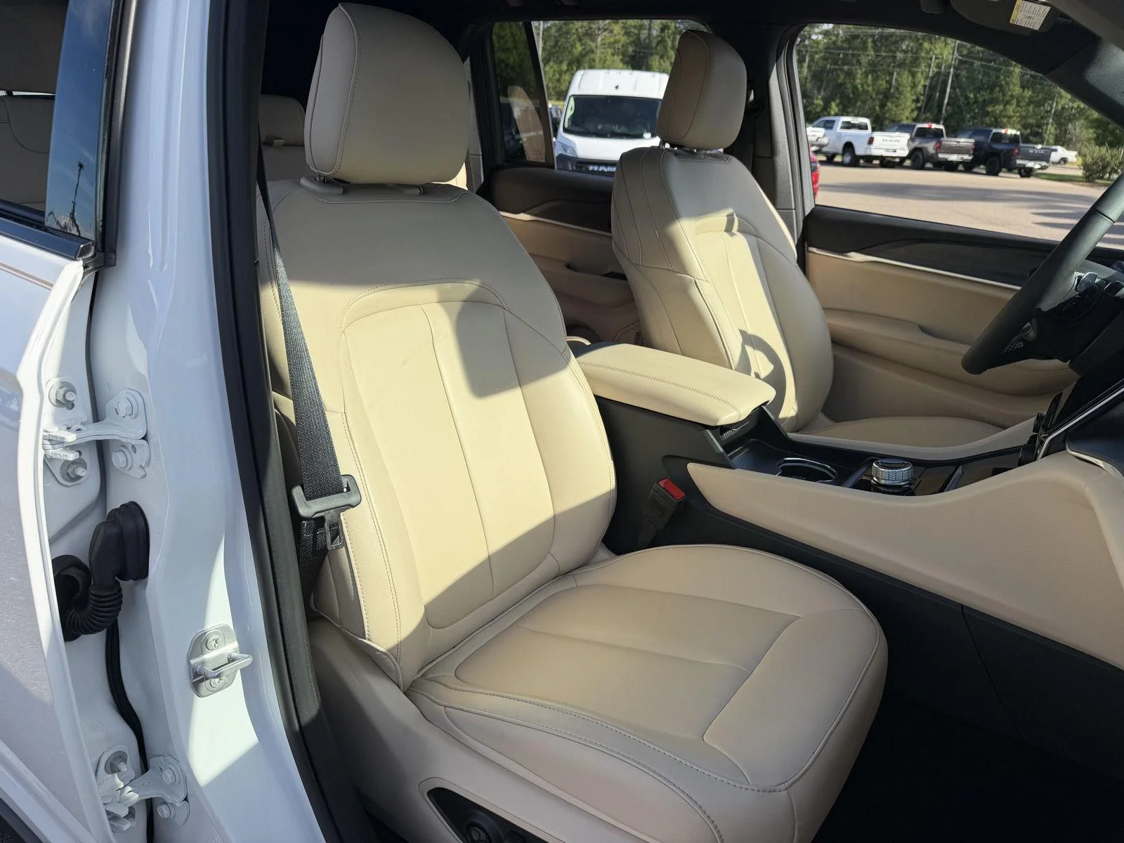 Used 2025 Bright White Clearcoat Jeep Limited image 21