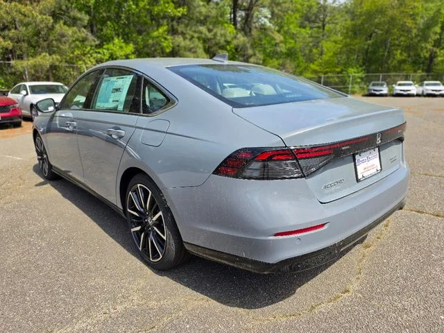 New 2026 Urban Gray Pearl Honda Touring image 4