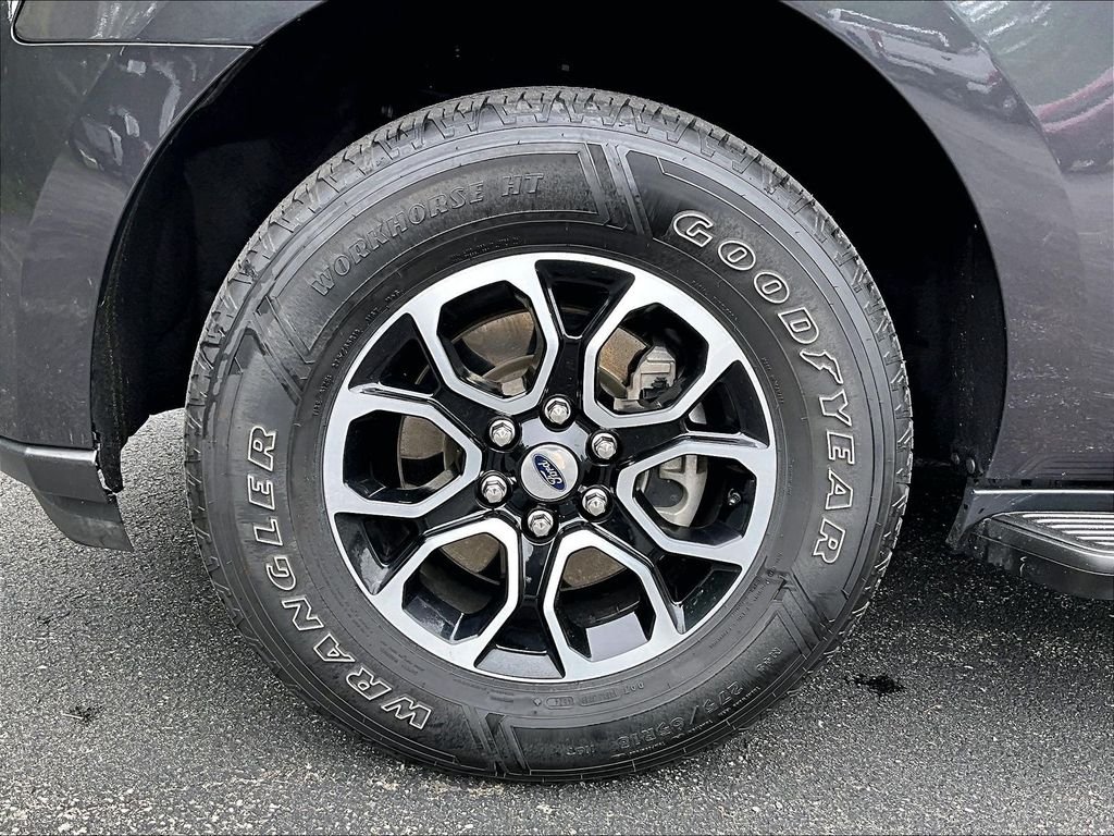 Used 2024 Gray Metallic Ford XLT image 7