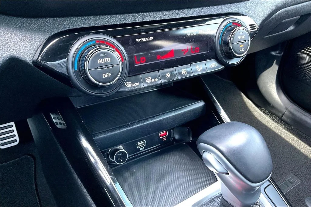 Used 2022 Black Kia GT-Line image 25