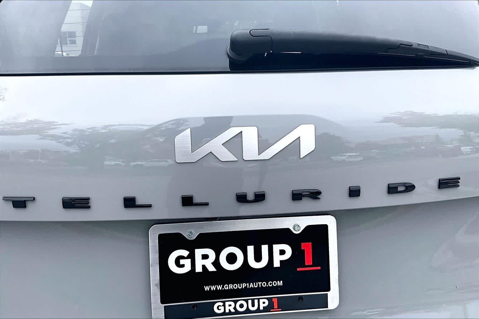 Used 2022 Wolf Gray Kia SX image 31