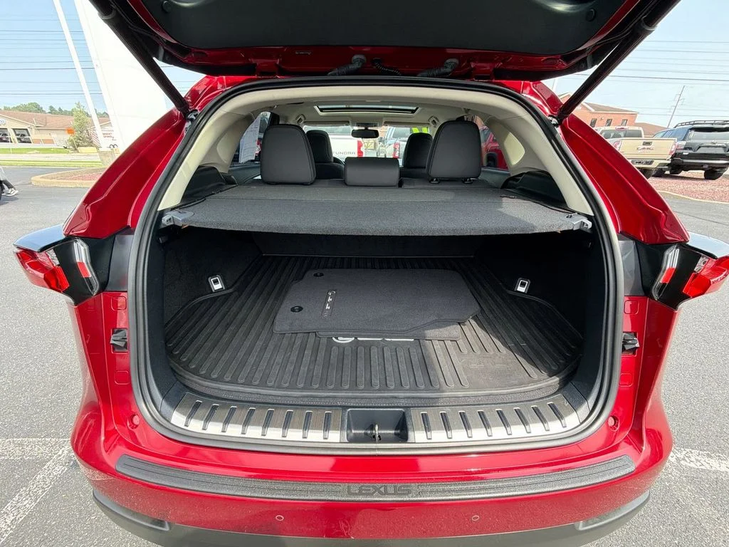 Used 2017 Red Lexus 200t image 31