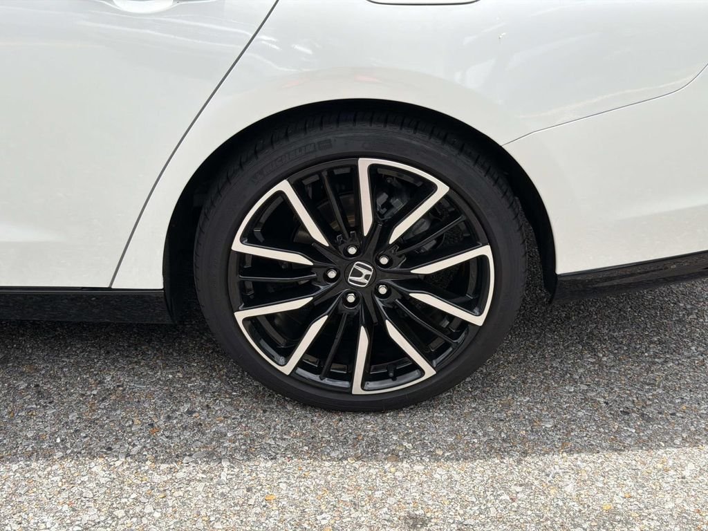 Used 2024  Honda Touring image 4