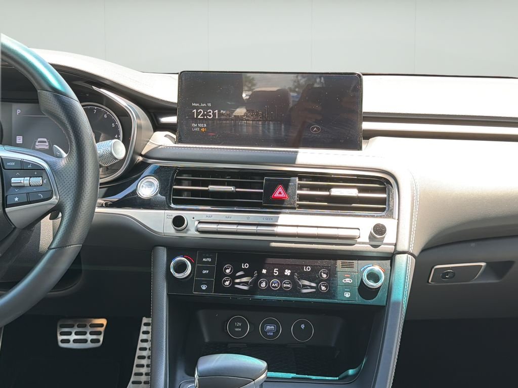 2025 GENESIS G70 Standard - Photo 18