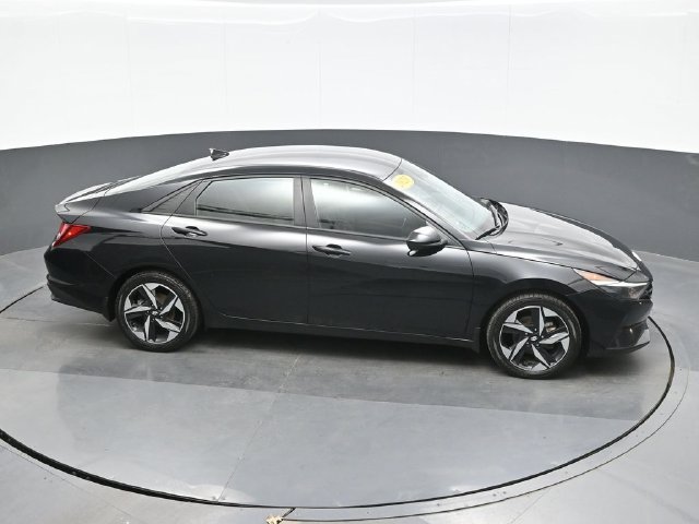 Used 2023 Black Hyundai SEL image 16