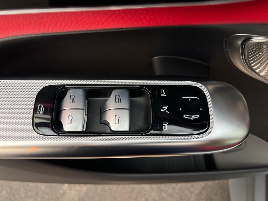 New 2026 MANUFAKTUR Alpine Grey Mercedes-Benz GLC 300 image 11