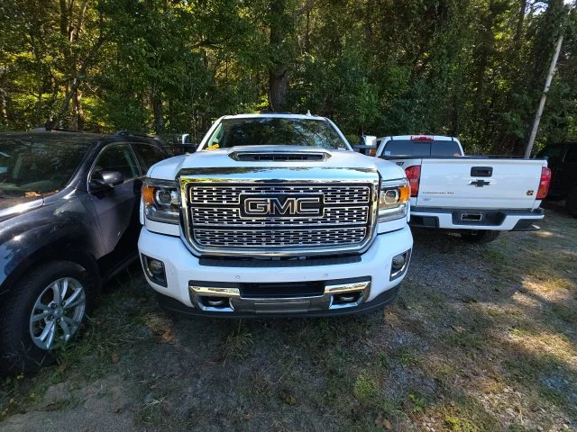 Used 2019 White GMC Denali image 10