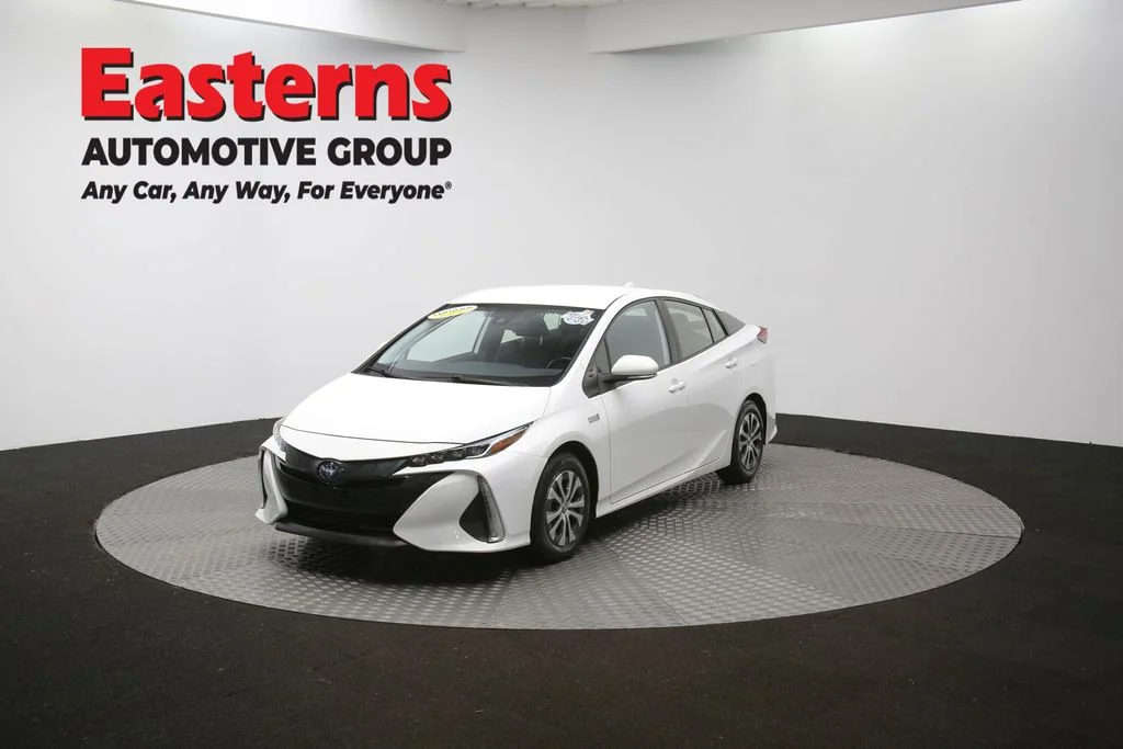 Used 2021 White Toyota LE image 50