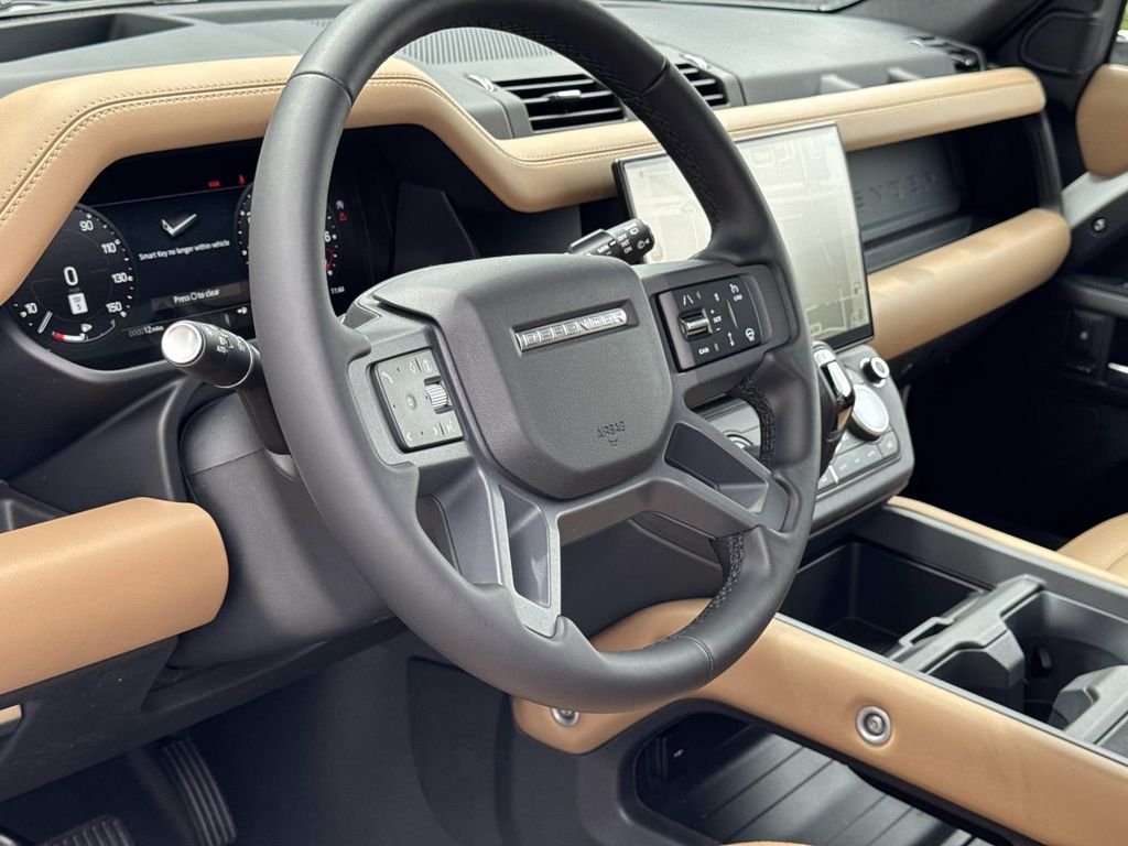 New 2026 Fuji White Land Rover S image 23