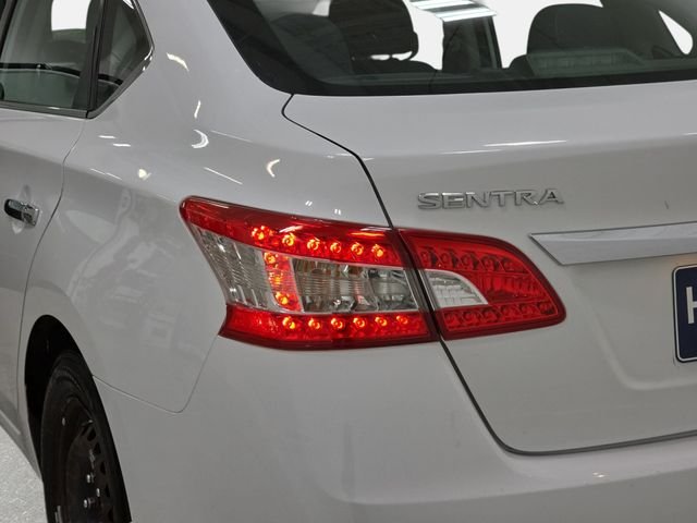 Used 2015 White Nissan S image 31