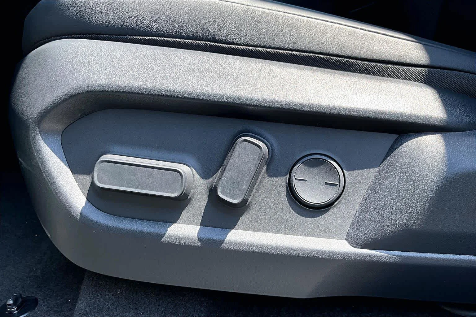 New 2026 Iridium Lexus PREMIUM image 15