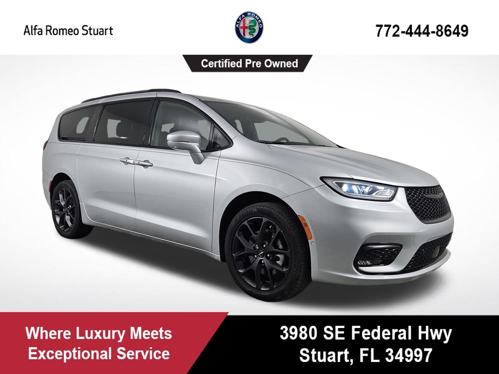 2022 Chrysler Pacifica Touring L's photo