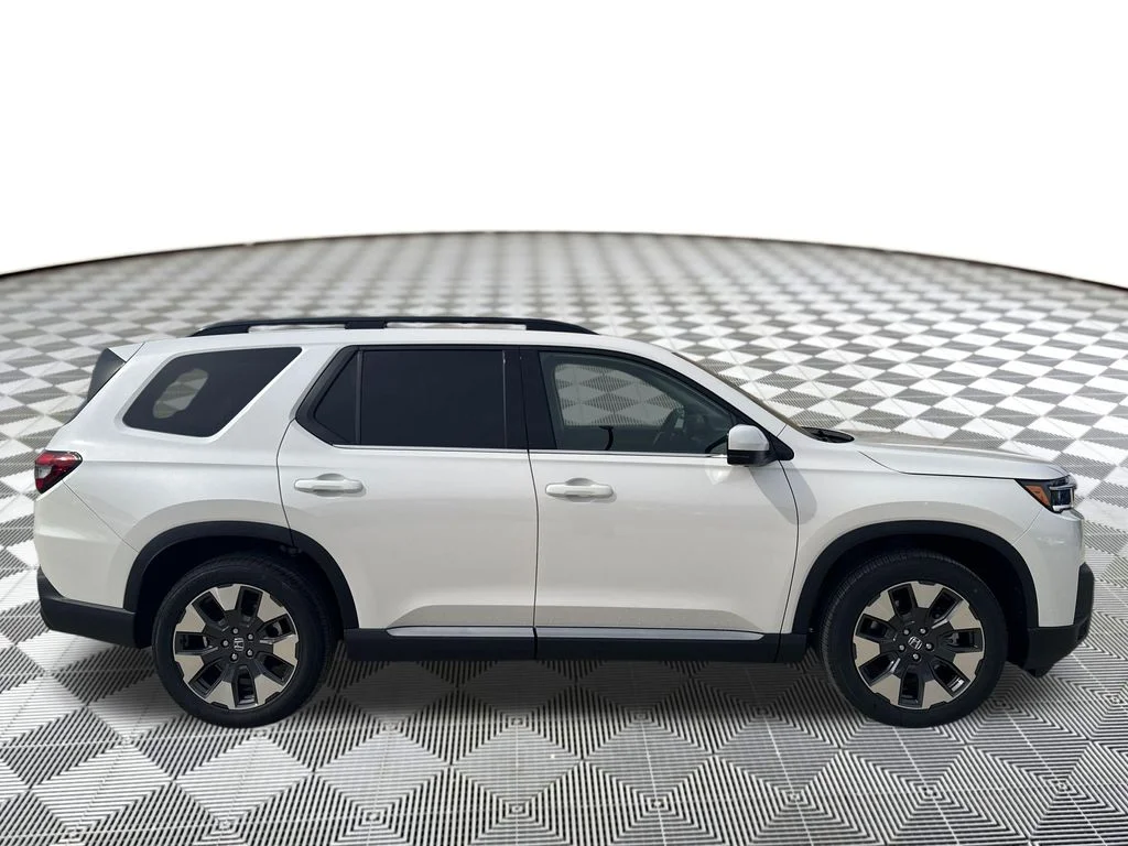 New 2026 Platinum White Pearl Honda AWD Elite image 6