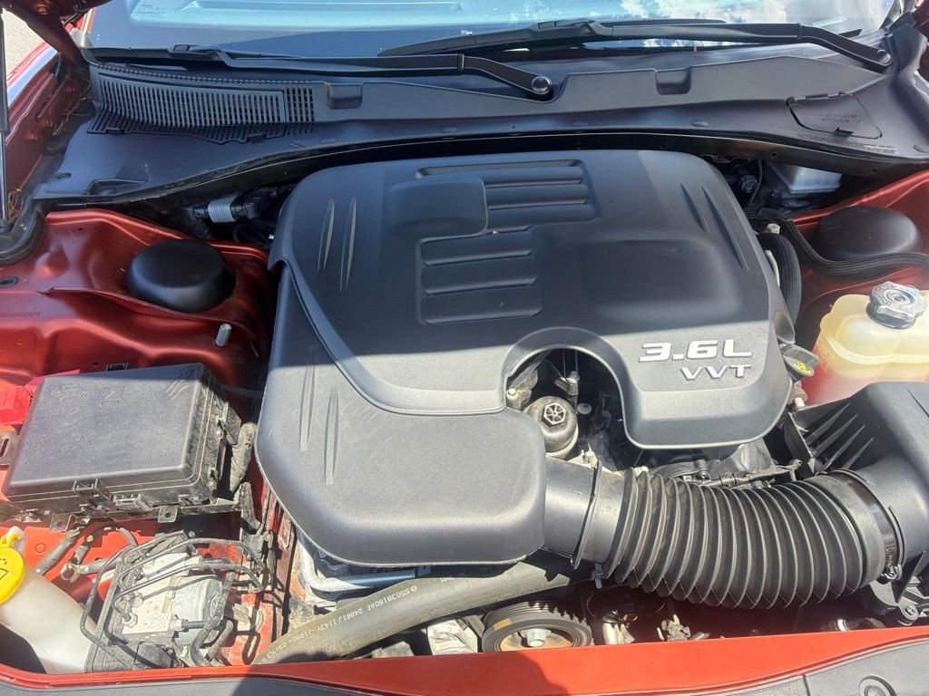 Used 2023 Orange Dodge SXT image 29