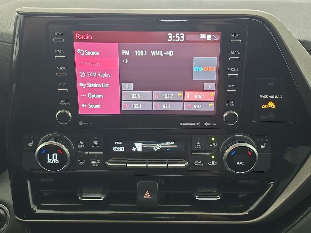 Used 2022 Silver Toyota XLE image 27