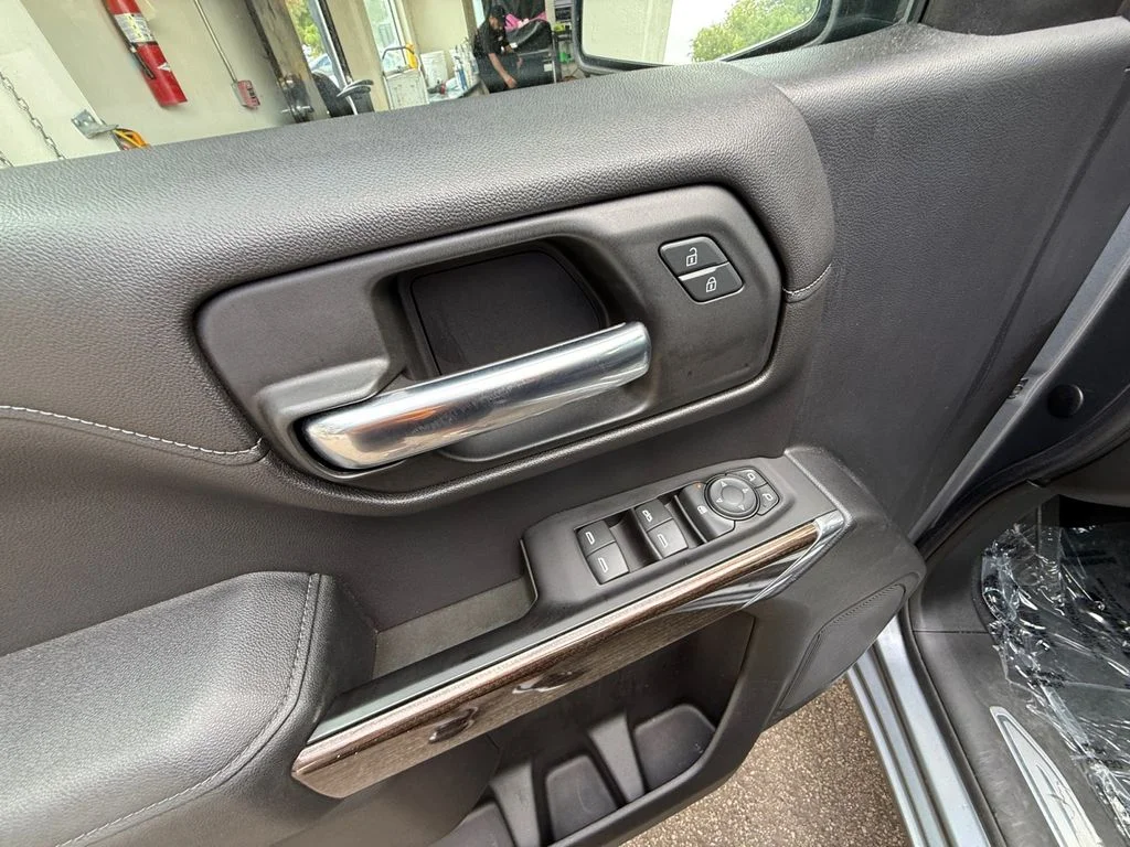 Used 2019 Gray Chevrolet LT image 11