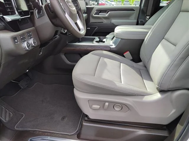 2026 GMC Sierra 2500HD SLT - Photo 9