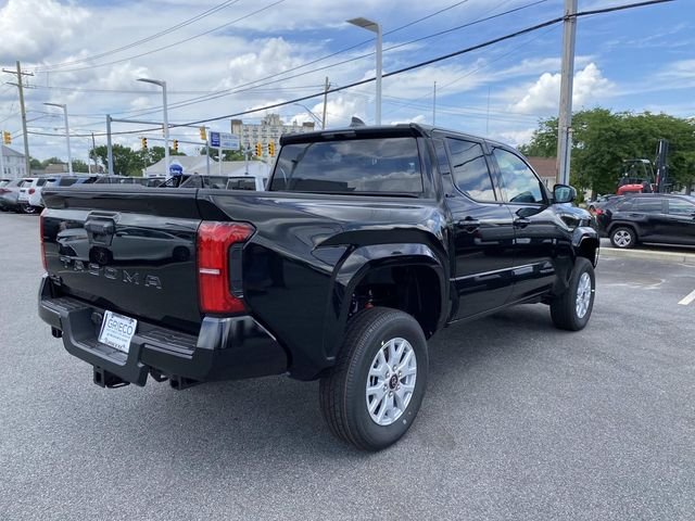 New 2026 Black Toyota SR5 image 3