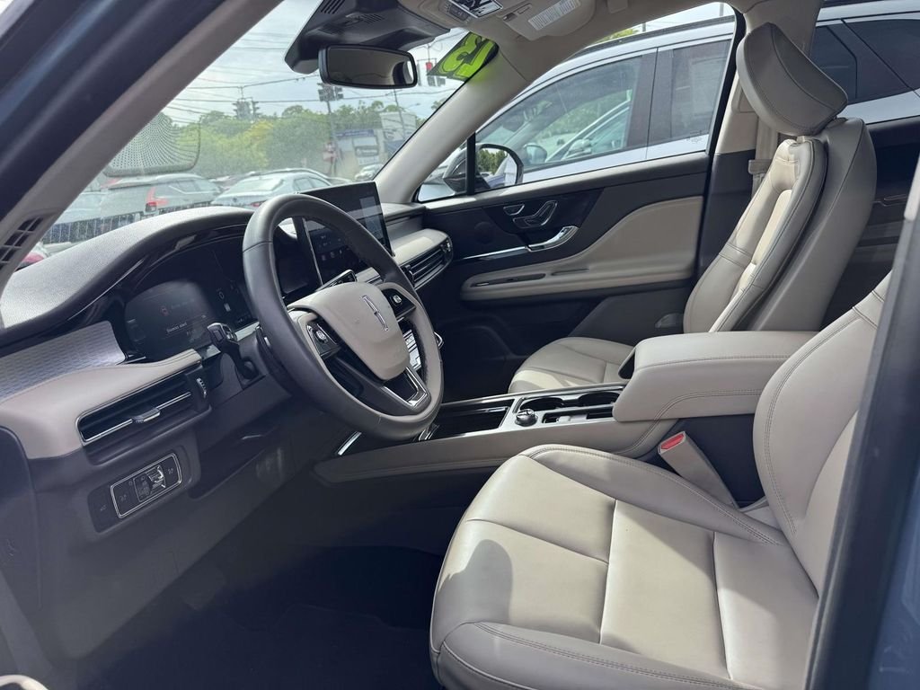 Used 2023 Blue Lincoln Standard image 13