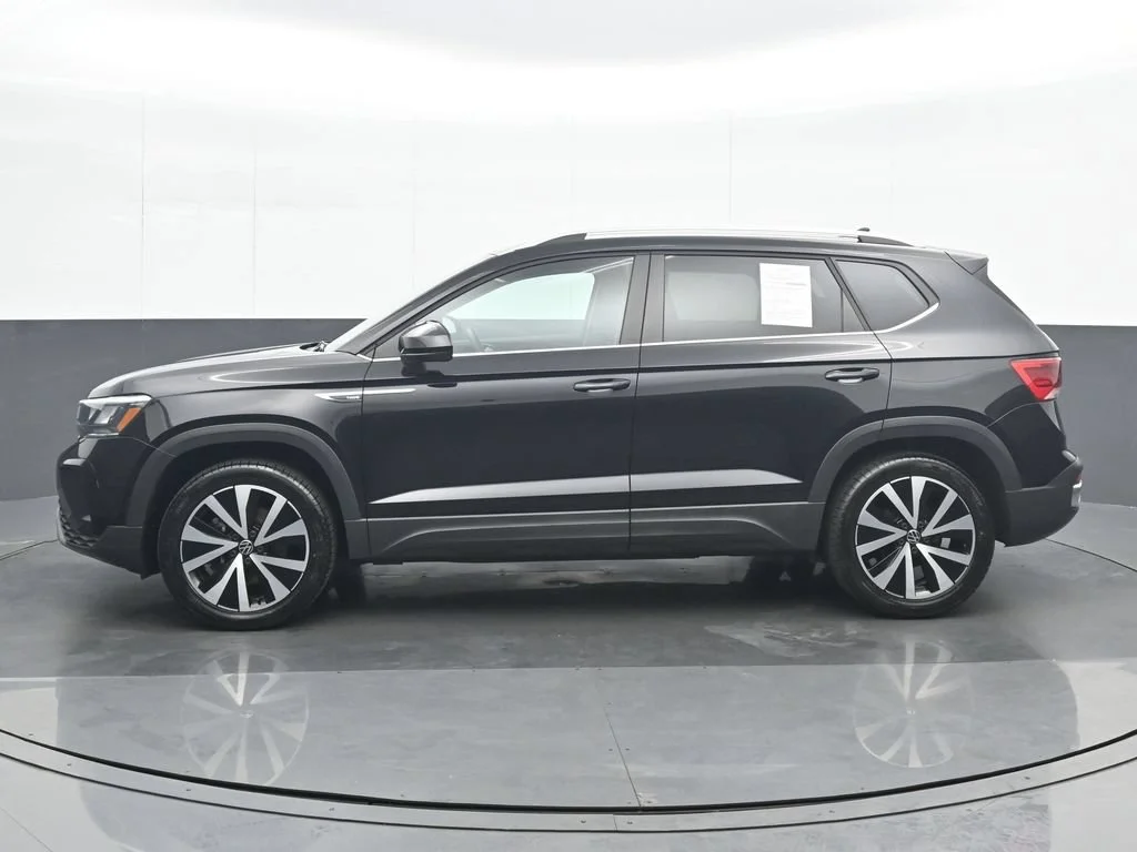 Used 2022 Black Volkswagen 1.5T SE image 3
