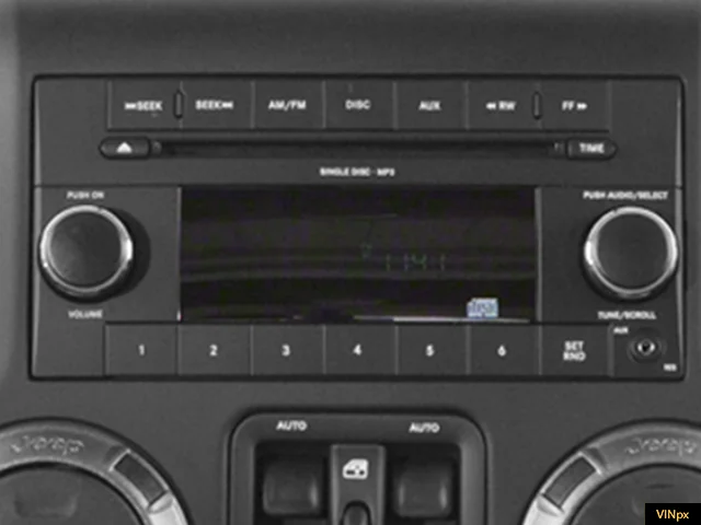 Used 2013 Dune Clear Coat Jeep Sahara image 8