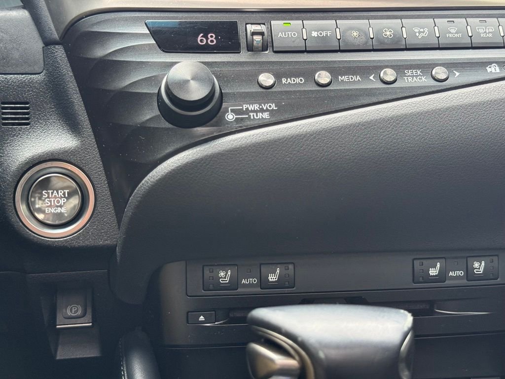 Used 2019 White Lexus 350 image 30