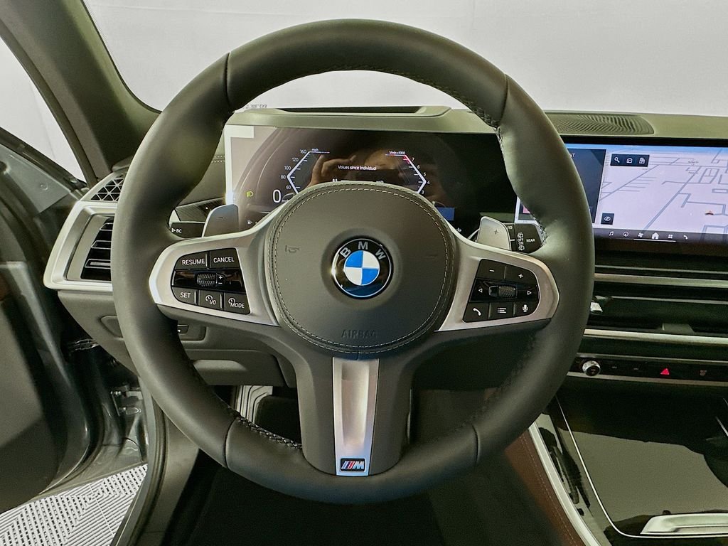 Used 2026 Skyscraper Grey Metallic BMW xDrive40i image 10