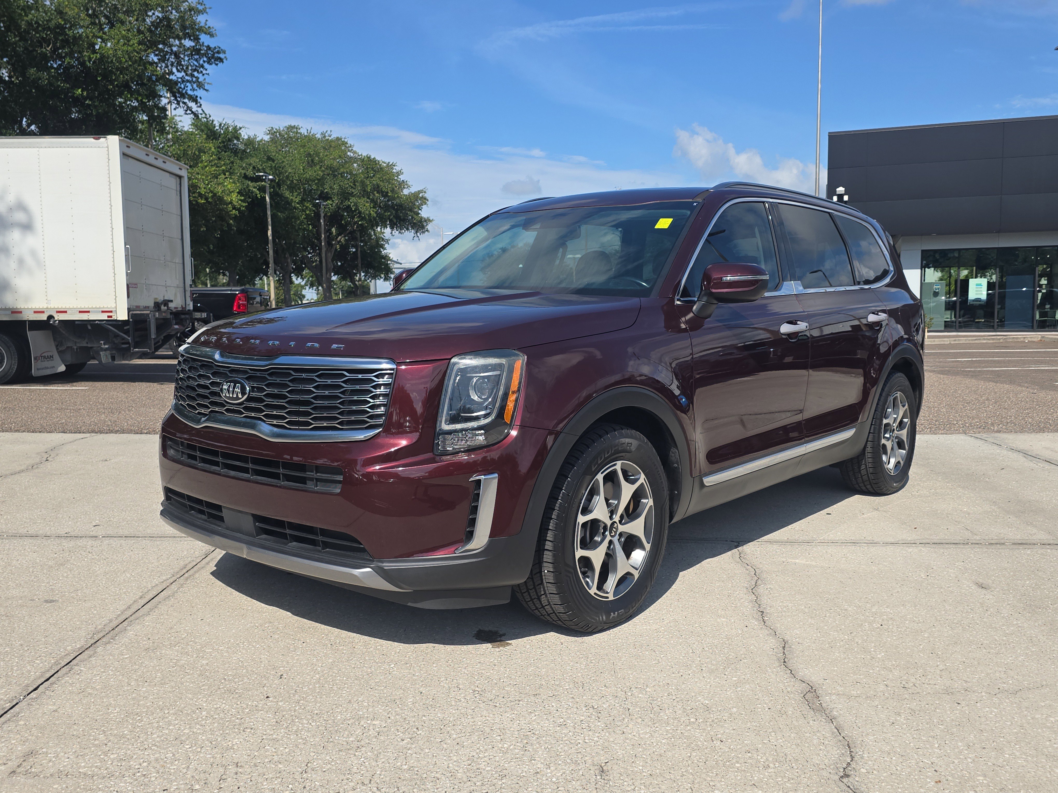 Used 2020 Sangria Kia EX image 4