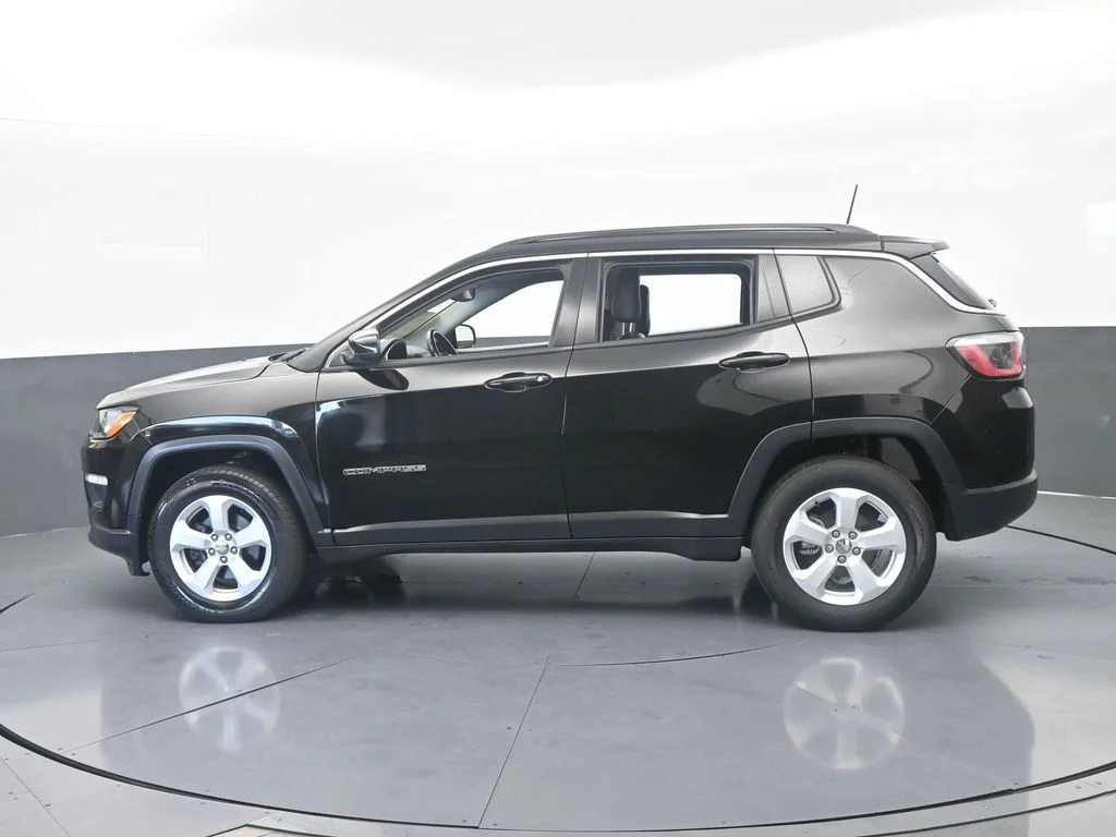 Used 2018 Jeep Compass Latitude with VIN 3C4NJDBB5JT104013 for sale in Miami Lakes, FL