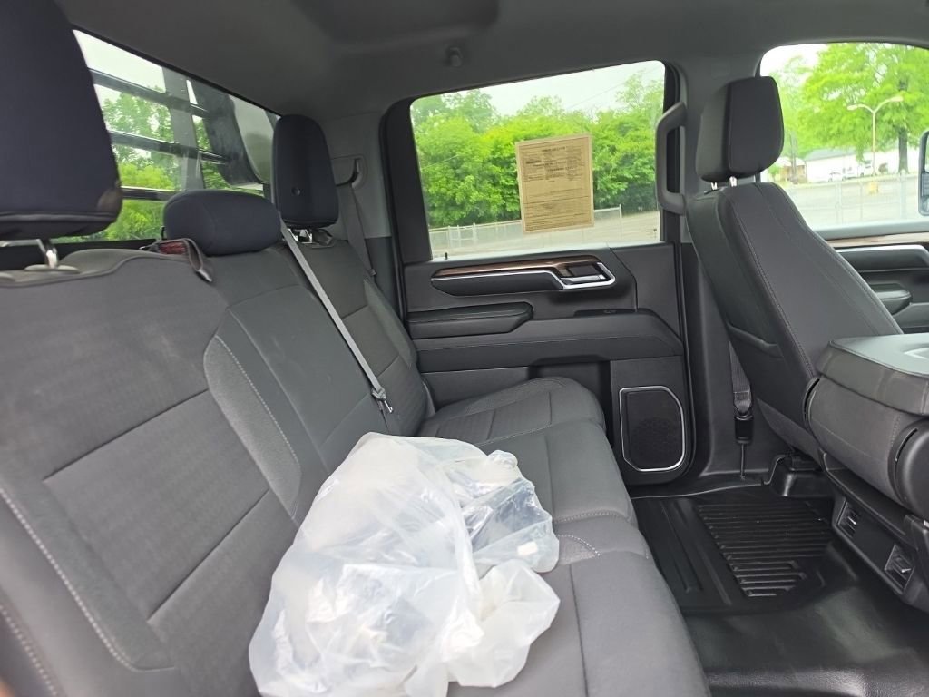 Used 2024 Summit White Chevrolet LT image 28