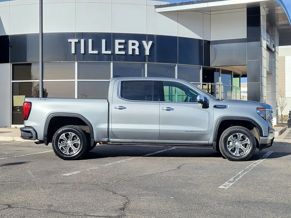 2024 GMC Sierra 4WD Crew Cab Short Box SLT's photo