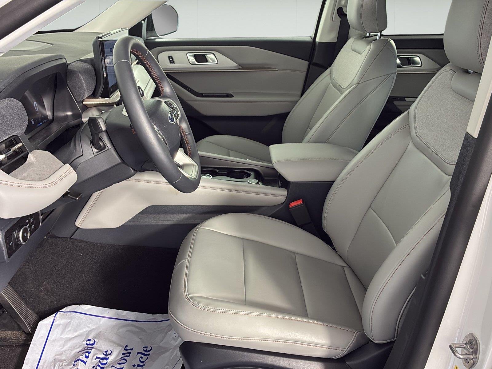 Used 2026 Star White Metallic Tri-Coat Ford Active image 22