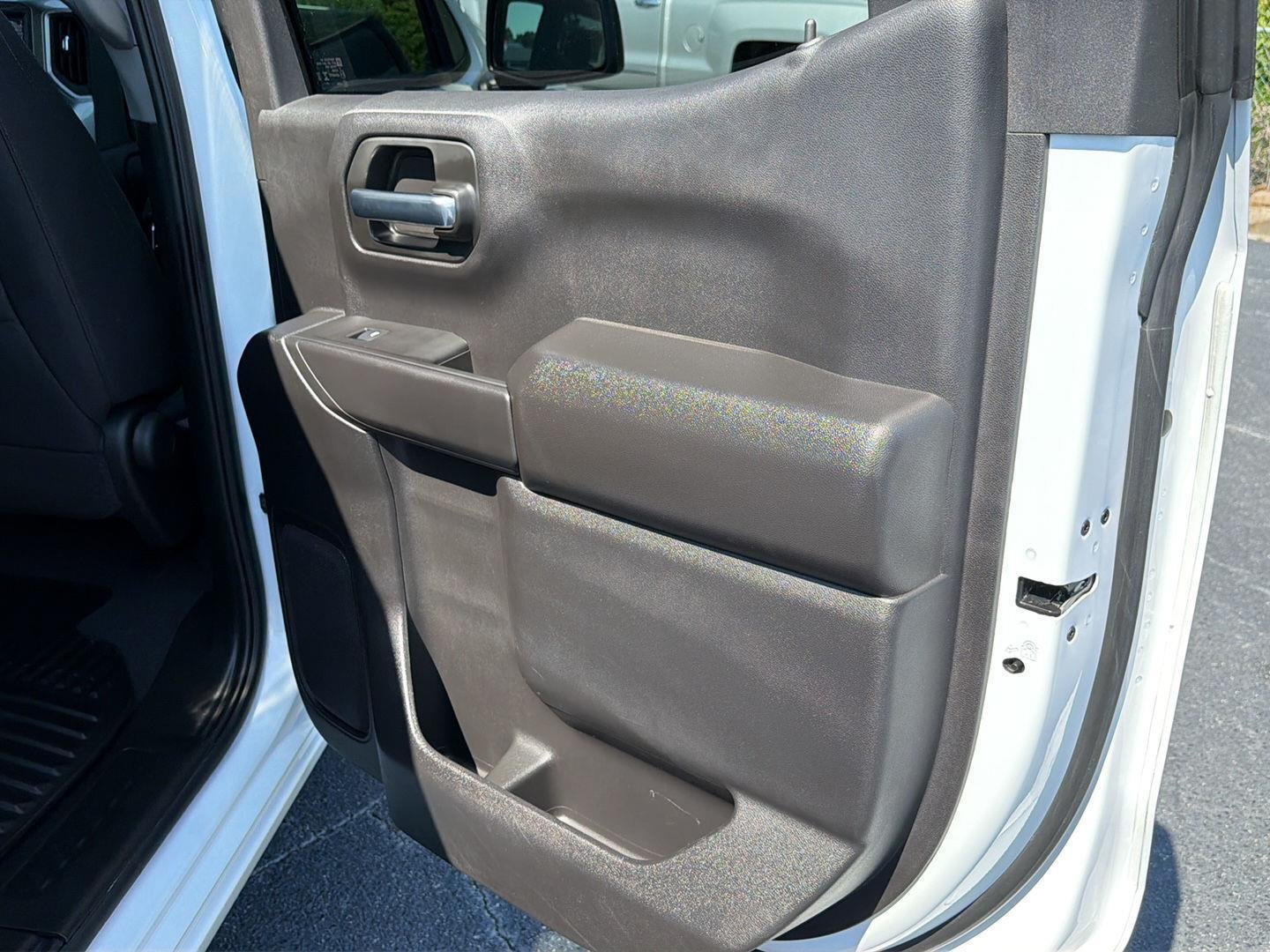 Used 2025 Summit White Chevrolet Custom image 15